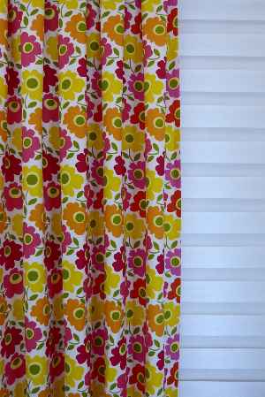 Çiçekli Fon Perde Desenli 15816-2- Sarı-Turuncu-Kırmızı Koyu