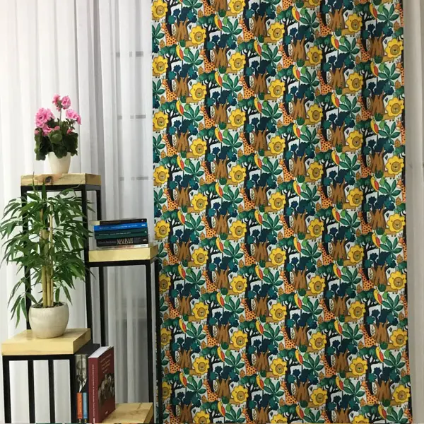 Tropikal Orman Ve Hayvan Desenli Fon Perde Evm690 Kumaşı Kalındır Duck Bezi Değildir- Yeşil-Sarı-Beyaz