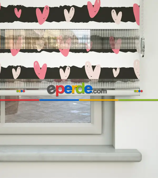 Kalp Desenli Baskılı Zebra Perde- Çok Renkli