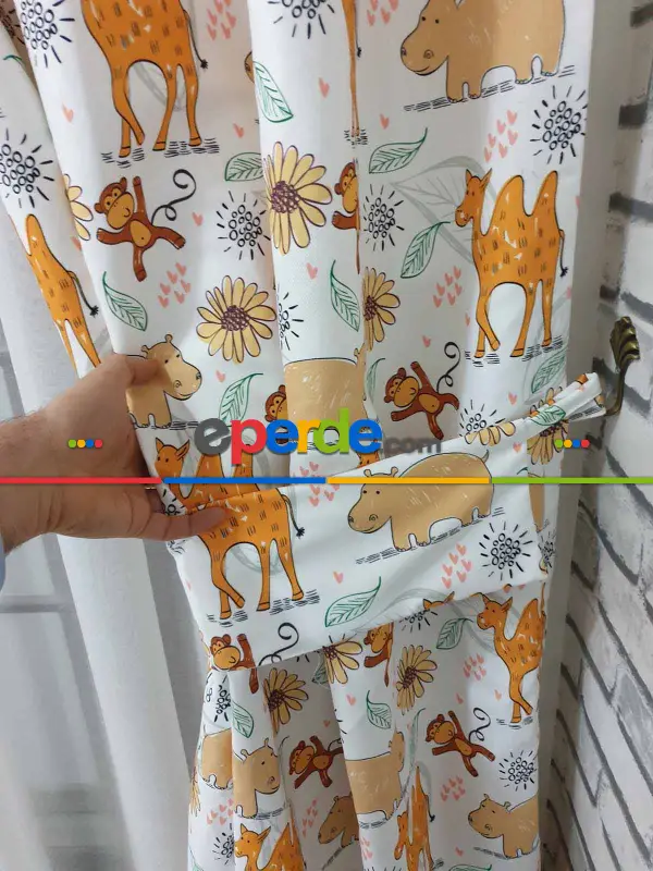 Hayvan Desenli Fon Perde Evm1087-1 Kumaşı Kalındır Duck Bezi Değildir- Siyah-beyaz-pembe Açık