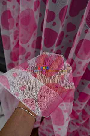 Hazır Ölçülü Petek Zemin Pembe Renkli Kalpler Desenli Grek Baskılı Tül Perde