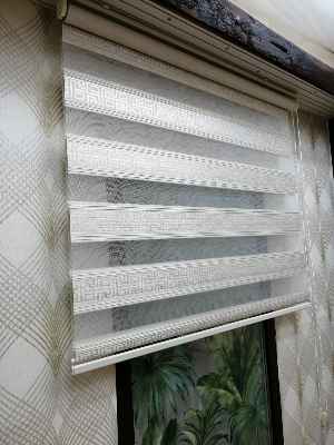 Gümüş Simli Krem Jakarlı Zebra Perde- Krem