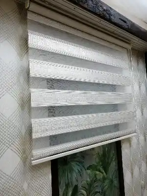 Gümüş Simli Krem Jakarlı Zebra Perde- Krem