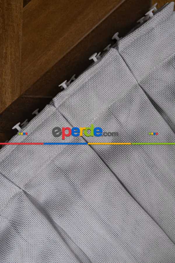 Yatak Odası - Açık Gri Renkli Kedi Tırmalamalarına Dayanaklı Tül Perde