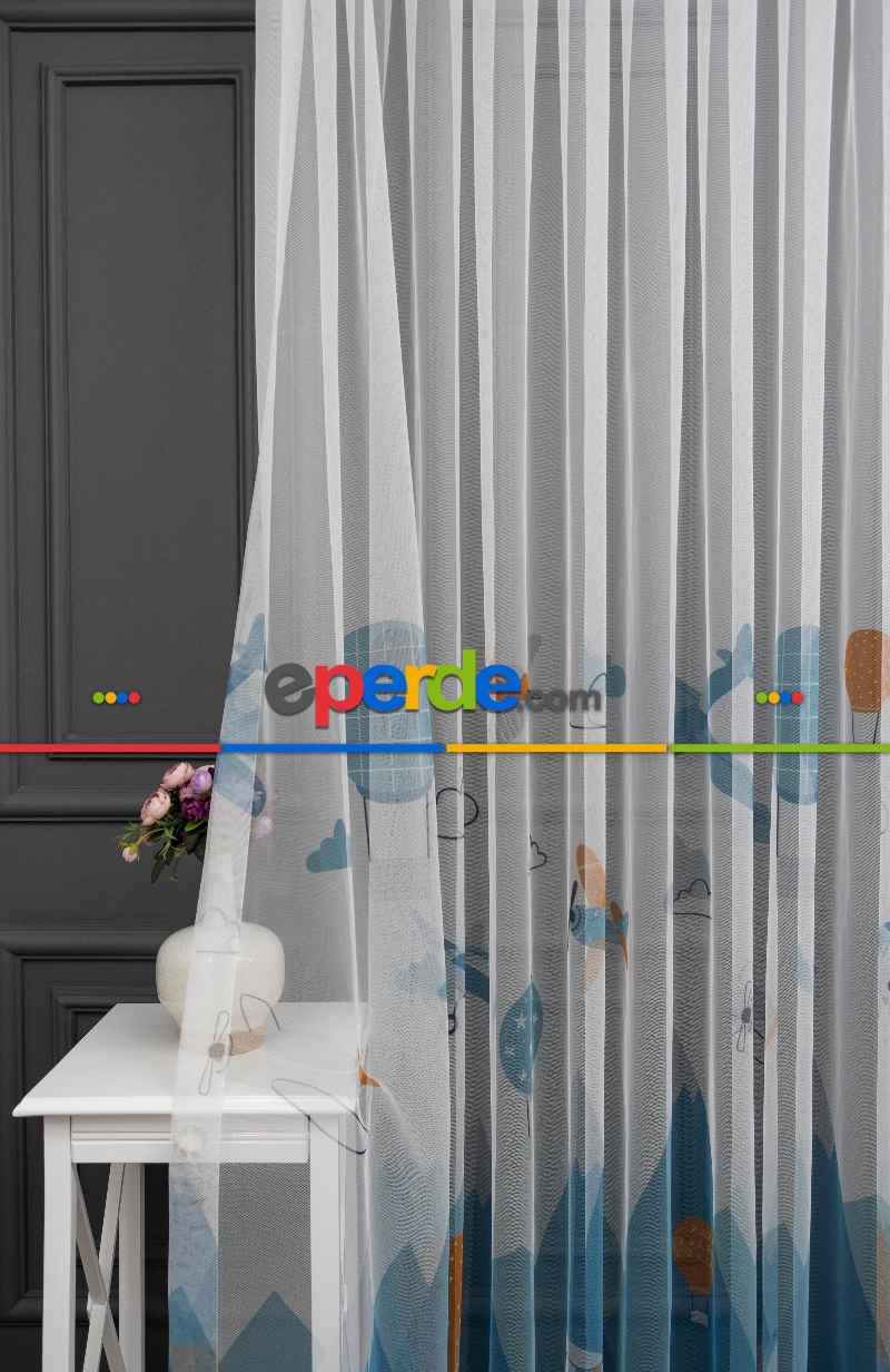 Petek Zemin Mavi Turuncu Renkli Uçan Balon Desenli Grek Baskılı Tül Perde