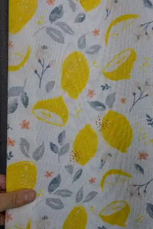 Dökümlü Kumaştan Sarı - Gri Limon Desenli Fon Perde