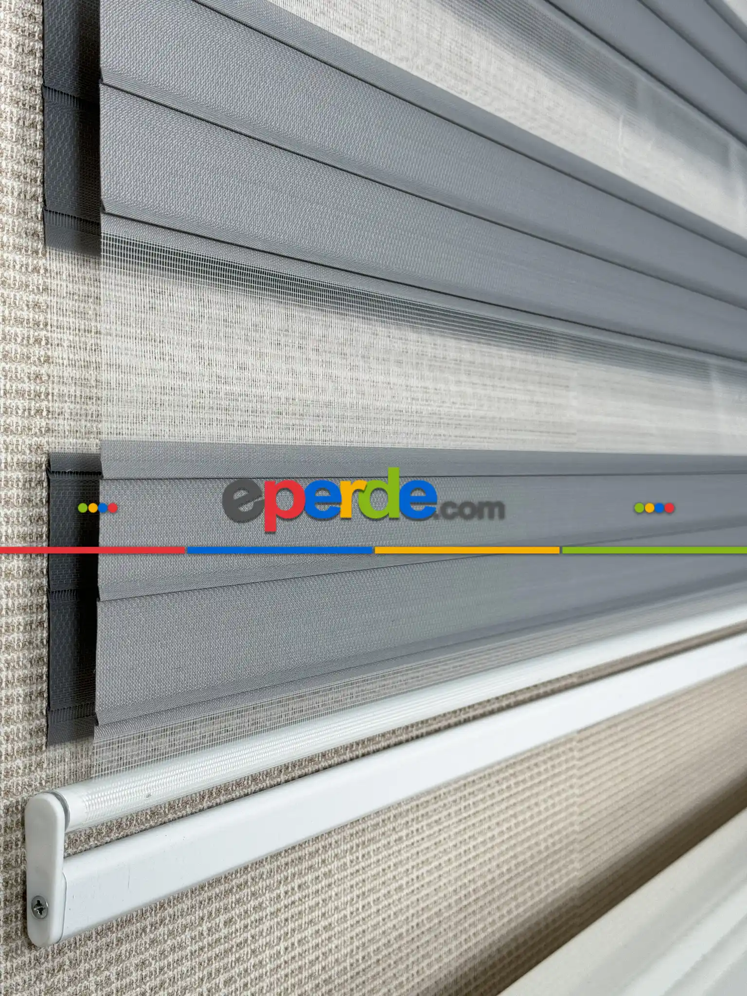 Yatak Odası Gri Pliseli Bambu Zebra Perde, Standart Metal Kasalı Yüksek Kalite Kornişe Kolay Montaj Seçenekli