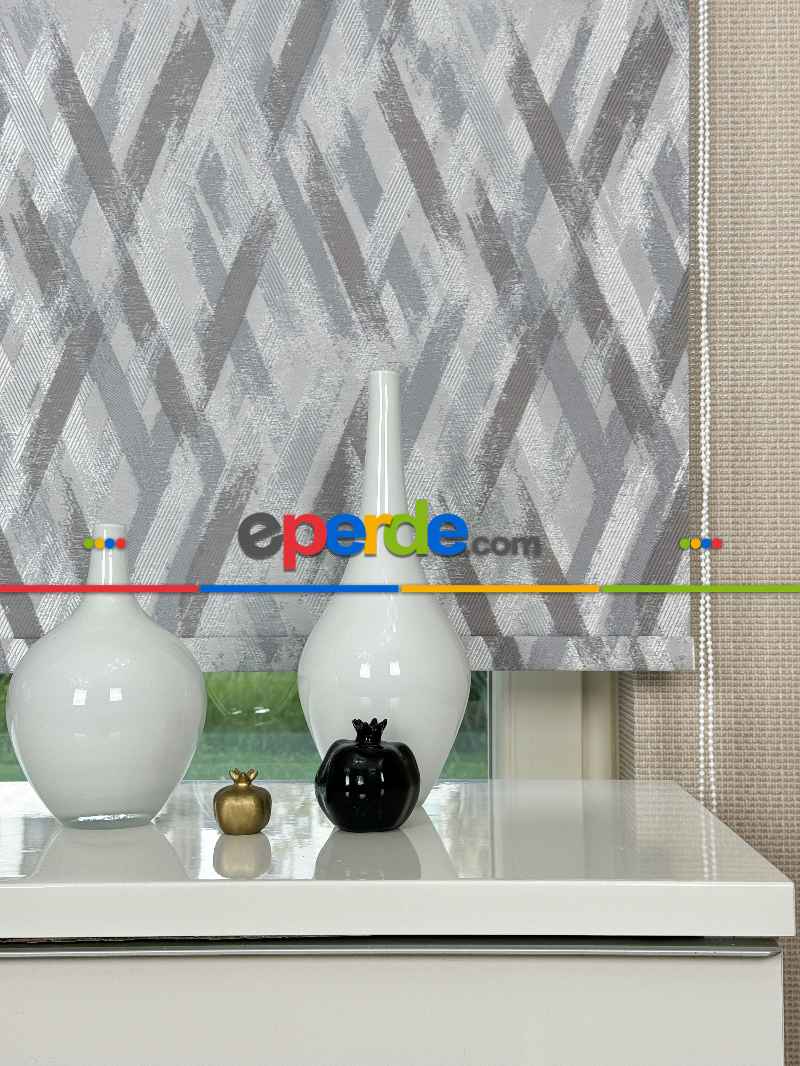 Salon Gri Hafif Sedefli Parlak Jakar Dokuma Stor Perde, Standart Metal Kasalı Yüksek Kalite Kornişe Kolay Montaj Seçenekli