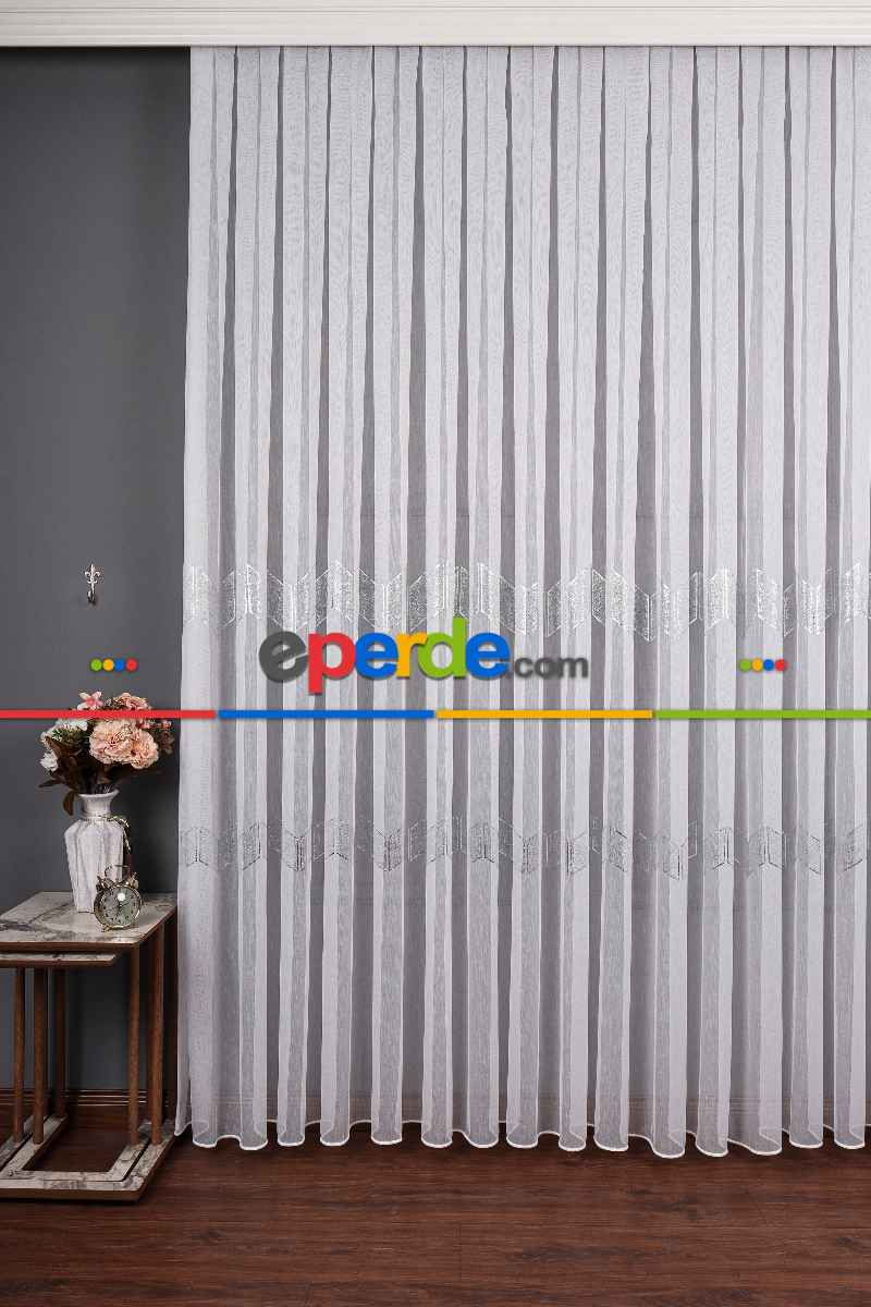 Yatak Odası - Enine Bantlı Ekru-gümüş Tt Zemin Tül Perde