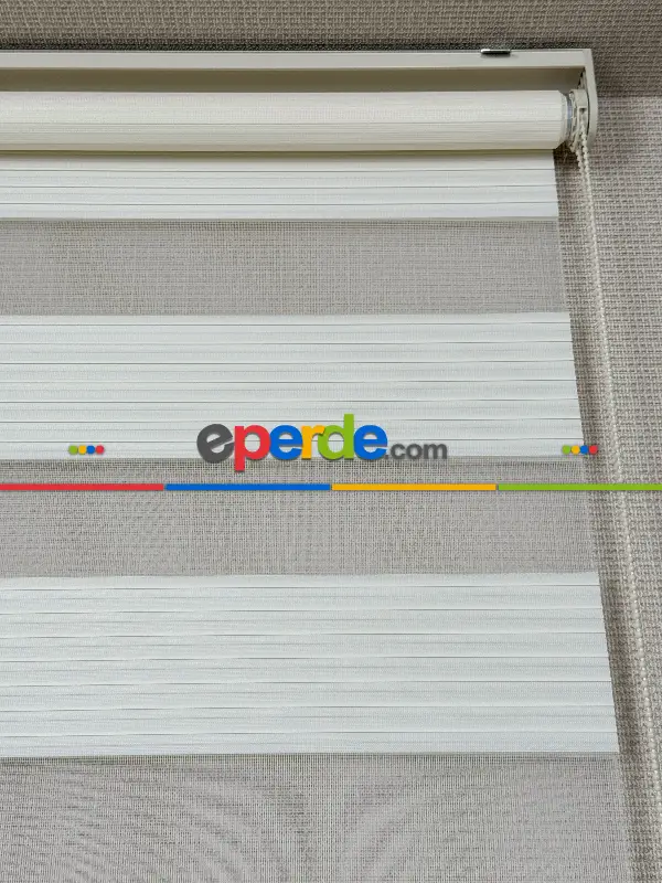 Krem Pliseli Geniş Zebra Perde, Standart Metal Kasalı Yüksek Kalite Kornişe Kolay Montaj Seçenekli