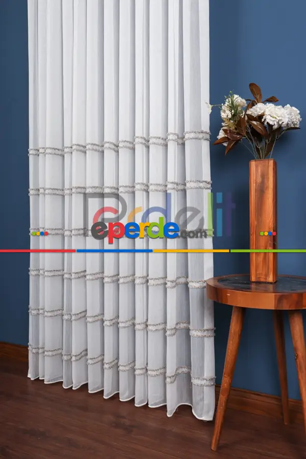 Enine Renkli Bantlı Püskül Detaylı Bambu Zemin Tül Perde