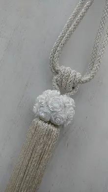 Gül Desen Braçol Perde Bağı- Ekru