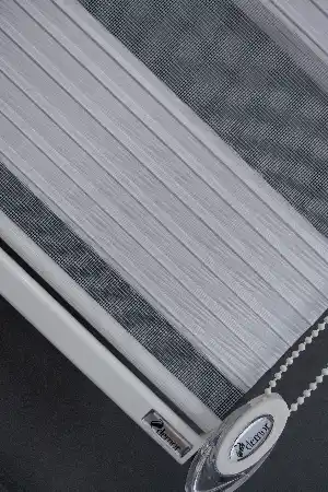 Yatak Odası - Ekru Rengi Yüksek Kalite Pliseli Zebra, Mekanize Perde