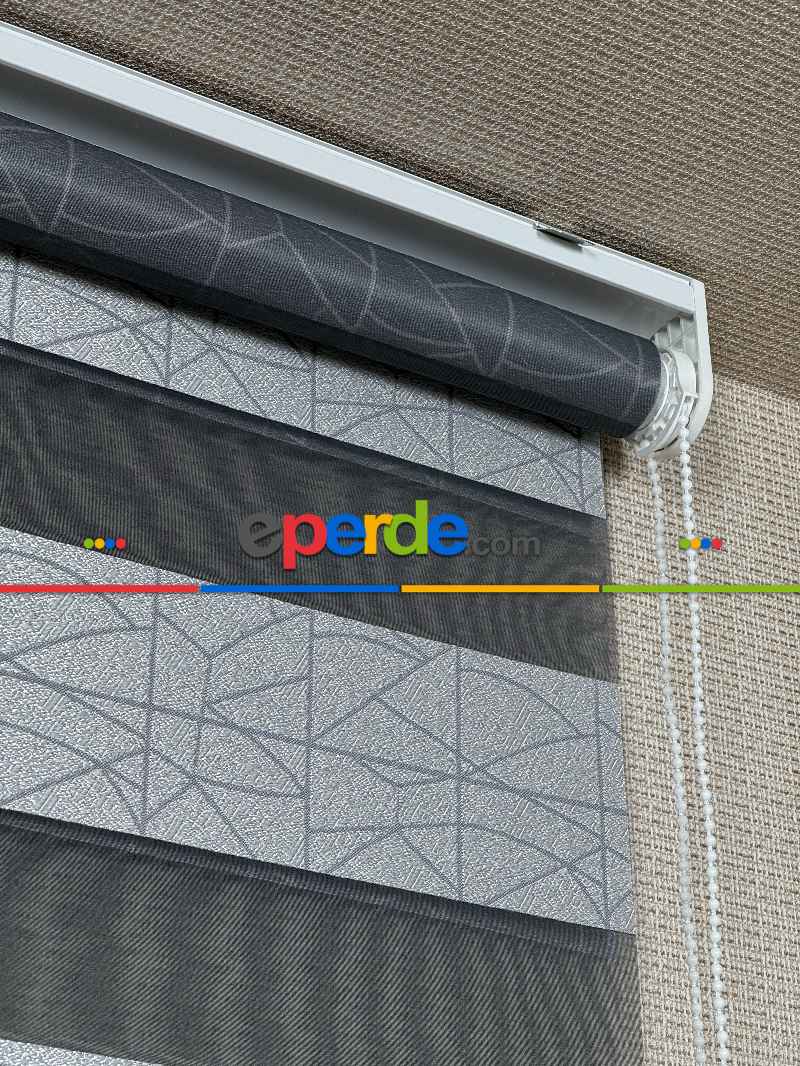 Gri Parlak Geometrik Jakar Dokuma Zebra Perde, Standart Metal Kasalı Yüksek Kalite Kornişe Kolay Montaj Seçenekli