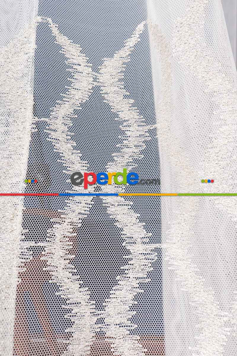 Salon Tül Modelleri - Eteği Duble Nakış Işlemeli Tül Perde