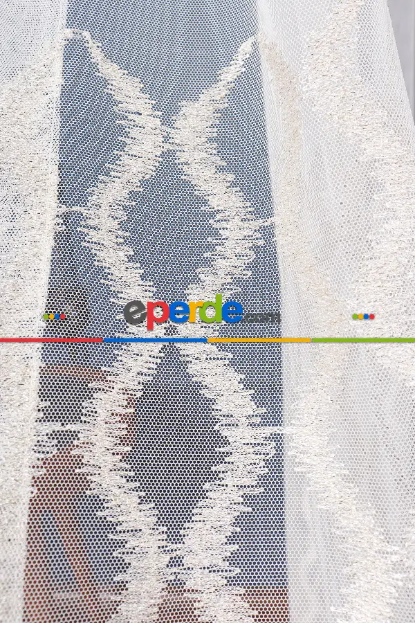 Salon Tül Modelleri - Eteği Duble Nakış Işlemeli Tül Perde