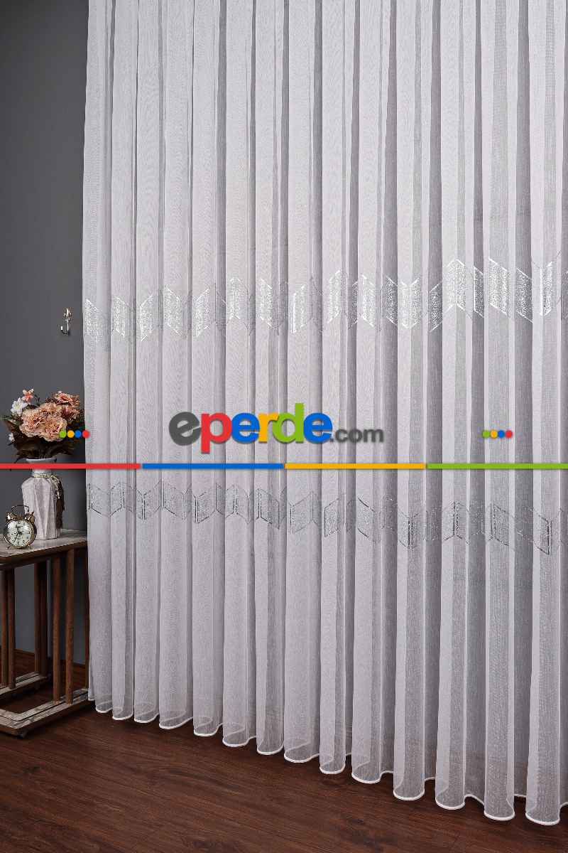 Yatak Odası - Enine Bantlı Ekru-gümüş Tt Zemin Tül Perde