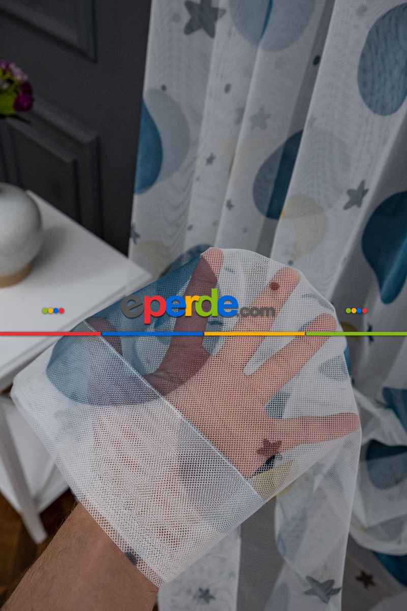 Bebek Odası -  Petek Zemin Gece Mavisi Ve Sarı Renkli Gezegenler Desenli Grek Baskılı Tül Perde