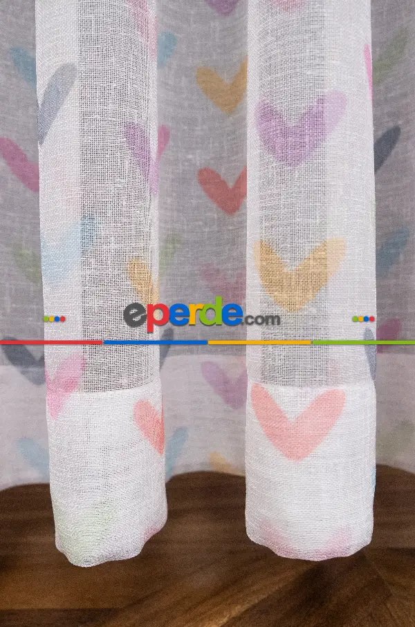 Renkli Kalpler Desenli Keten Zemin Baskılı Tül Perde - Kız Çocuk Odası