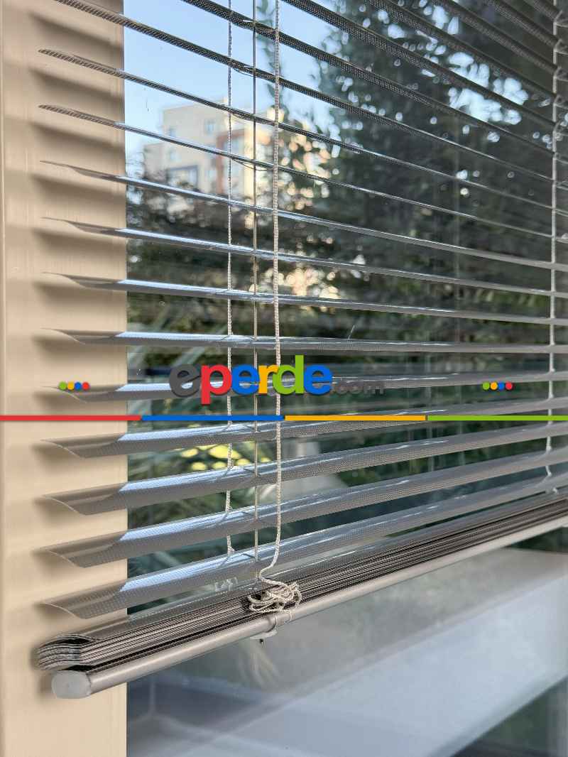 Gümüş Metal Perfore (delikli) Alüminyum Jaluzi Perde - 25mm