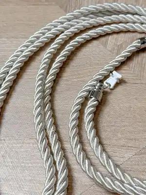 Krem Tül Perde Ve Fon Perde Kordon Toplama