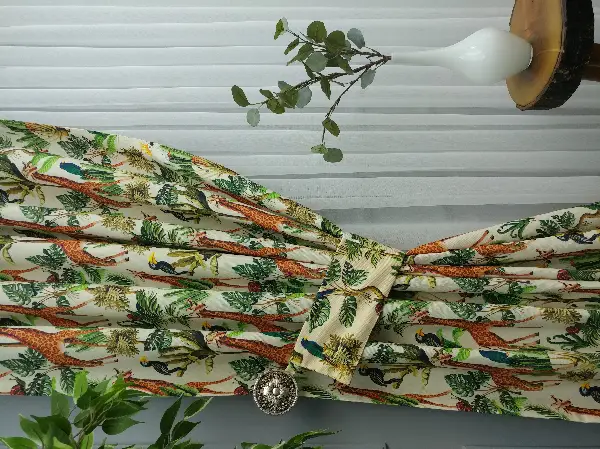 Tropikal Hayvan Desenli Fon Perde Evm582 Kumaşı Kalındır Duck Bezi Değildir- Yeşil-Kahverengi-Kırmızı-Sarı-Krem