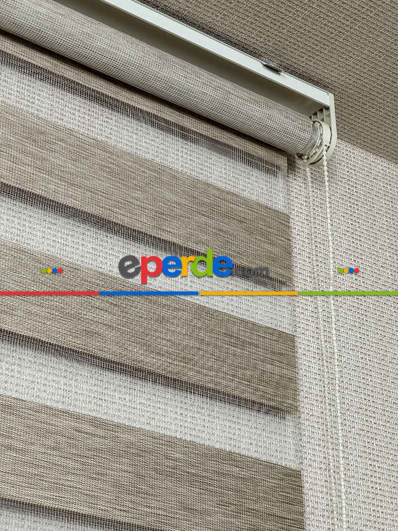 Oturma Odası Açık Kahve Bambu Zebra Perde, Standart Metal Kasalı Yüksek Kalite Kornişe Kolay Montaj Seçenekli