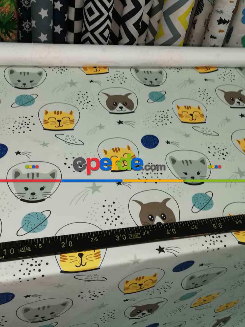 Uzaylı Kedi Desenli Fon Perde Evm1088-1 Kumaşı Kalındır Duck Bezi Değildir- Siyah