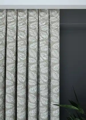 Dökümlü Kumaştan Geniş En Nakış Efekli Yaprak Desenli Fon Perde 1. Kalite Boz Krem Rengi