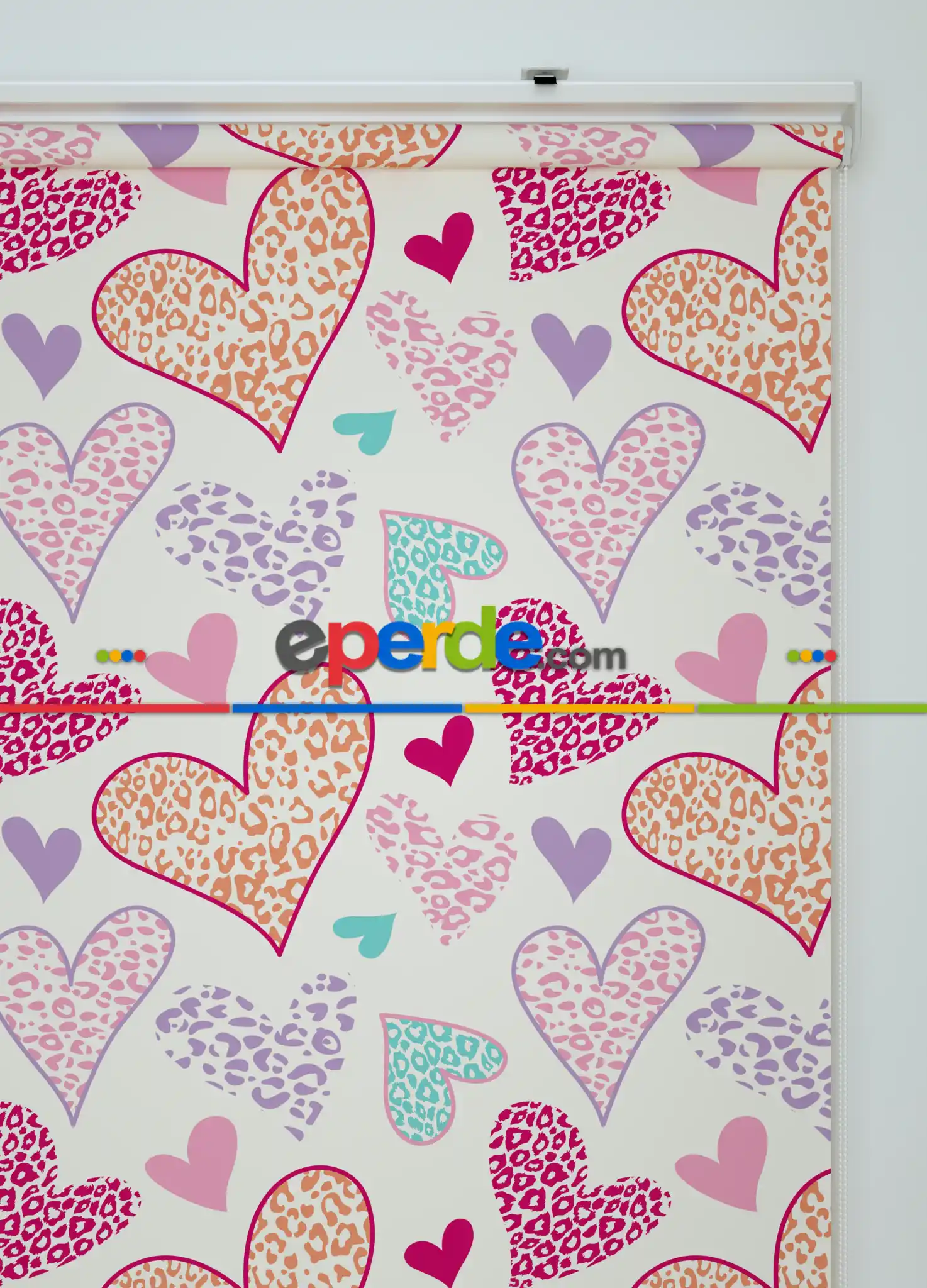 Leoparlı Kalpler Desenli Baskılı Stor Perde