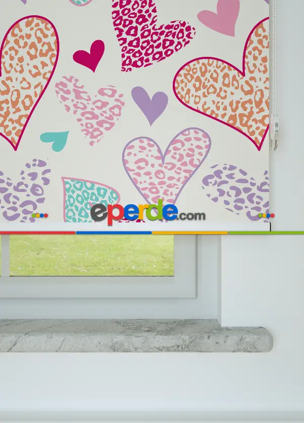 Leoparlı Kalpler Desenli Baskılı Stor Perde