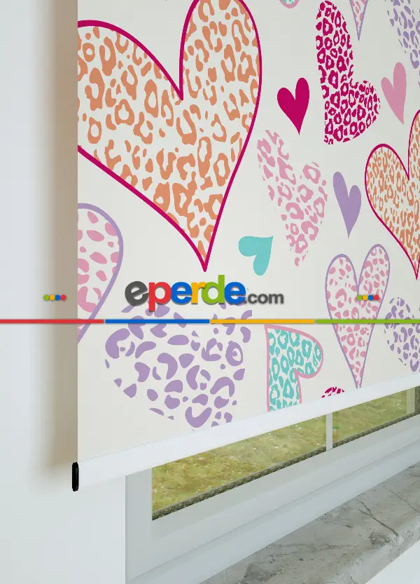 Leoparlı Kalpler Desenli Baskılı Stor Perde