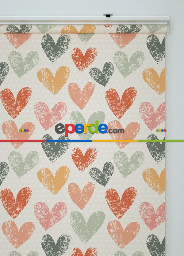 Renkli Kalpler Desenli Baskılı Stor Perde