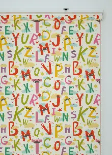 Renkli Harfler Desenli Baskılı Stor Perde