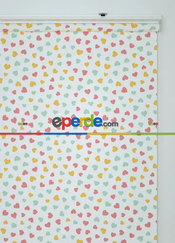 Renkli Kalpler Desenli Baskılı Stor Perde