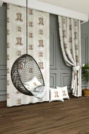 Dökümlü Kumaştan Sevimli Hayvanlar Ayıcık Ve Fare Desenli Geniş Fon Perde 1. Kalite