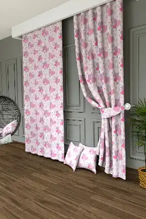 Dökümlü Kumaştan Renkli Kalpler Desenli Baskılı Fon Perde