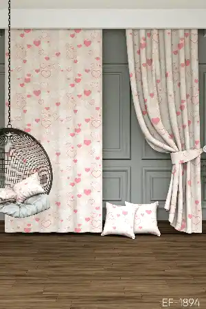 Dökümlü Kumaştan Renkli Kalpler Desenli Baskılı Fon Perde