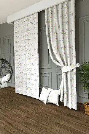 Dökümlü Kumaştan Çocuk Odası - Gökkuşağı Ve Kalp Desenli Baskılı Fon Perde - 1. Kalite Yumuşak Dökümlü Kumaş