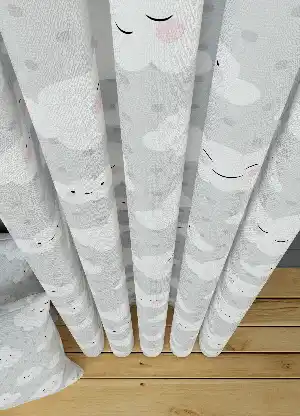 Dökümlü Kumaştan Açık Gri Bulut ve Puan Desenli Baskılı Fon Perde 1. Kalite