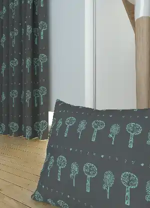 Dökümlü Kumaştan Füme Mint Ağaç Ve Kalp Desenli Baskılı Fon Perde Geniş En 1. Kalite