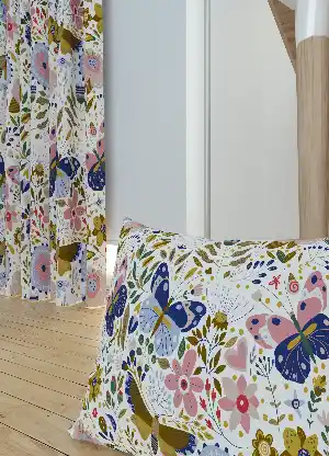 Dökümlü Kumaştan Pembe Çiçek Ve Kelebek Desenli Baskılı Fon Perde Geniş En 1. Kalite