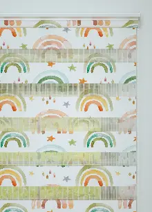 Bebek Odası - Yeşil Turuncu Gökkuşağı Desenli Baskılı Zebra Perde