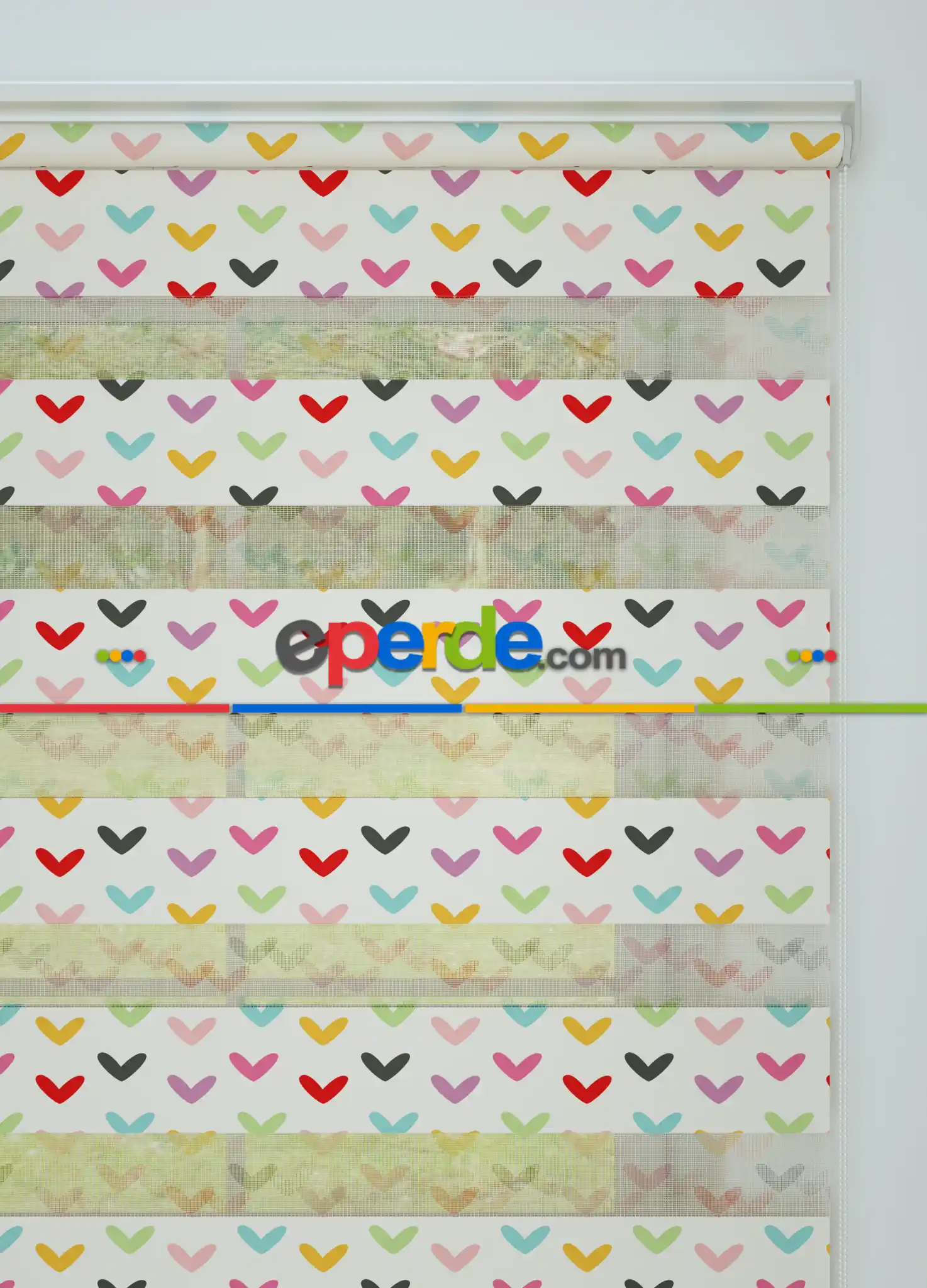 Çocuk Odası - Kırmızı Pembe Kalp Desenli Baskılı Zebra Perde