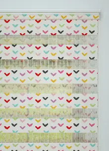 Çocuk Odası - Kırmızı Pembe Kalp Desenli Baskılı Zebra Perde