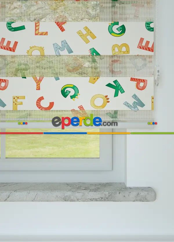 Yeşil Sarı Harf Desenli Baskılı Zebra Perde