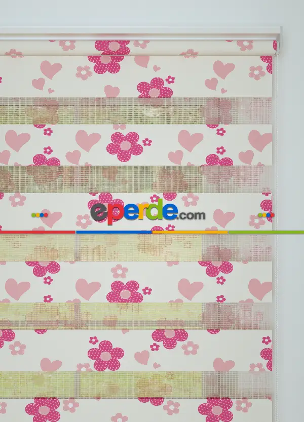 Çocuk Odası - Pembe Çiçek Ve Kalp Desenli Baskılı Zebra Perde