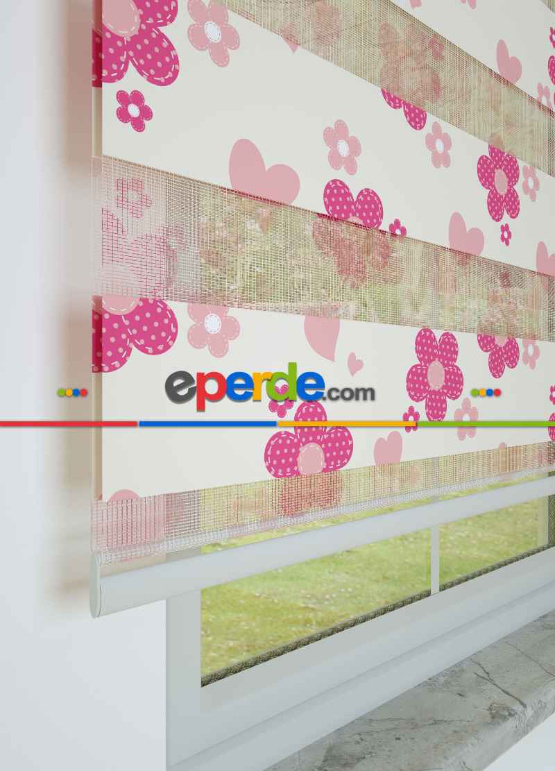 Pembe Çiçek Ve Kalp Desenli Baskılı Zebra Perde