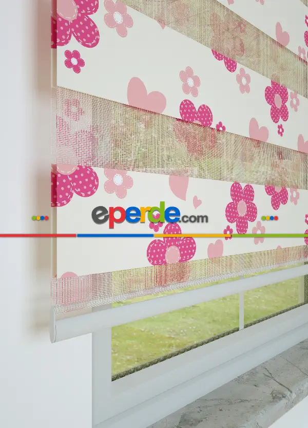 Çocuk Odası - Pembe Çiçek Ve Kalp Desenli Baskılı Zebra Perde
