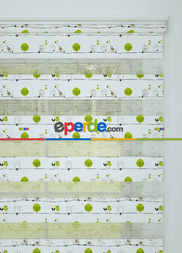 Yeşil Kuş Ve Ağaç Desenli Baskılı Zebra Perde